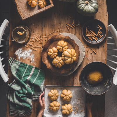 Tangzhong No-Knead Pumpkin-Shaped Dinner Rolls