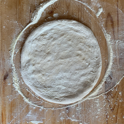 How To Shape a Pizza Crust